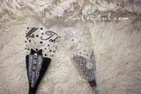 Mr and Mrs Champagne Flutes-Crystals Bling Champagne Toasting Flutes - Wedding Toasting Glasses - Bride and Groom Toast - Set of 2