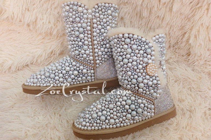 New **PROMOTION WINTER Bailey Button White Sheepskin Fleech/Wool Boots with shinning and stylish CRYSTALS and Pearls